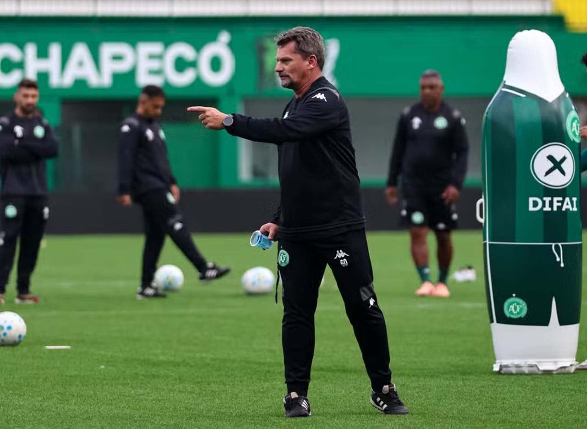 Chapecoense demite o t&eacute;cnico F&aacute;bio Matias