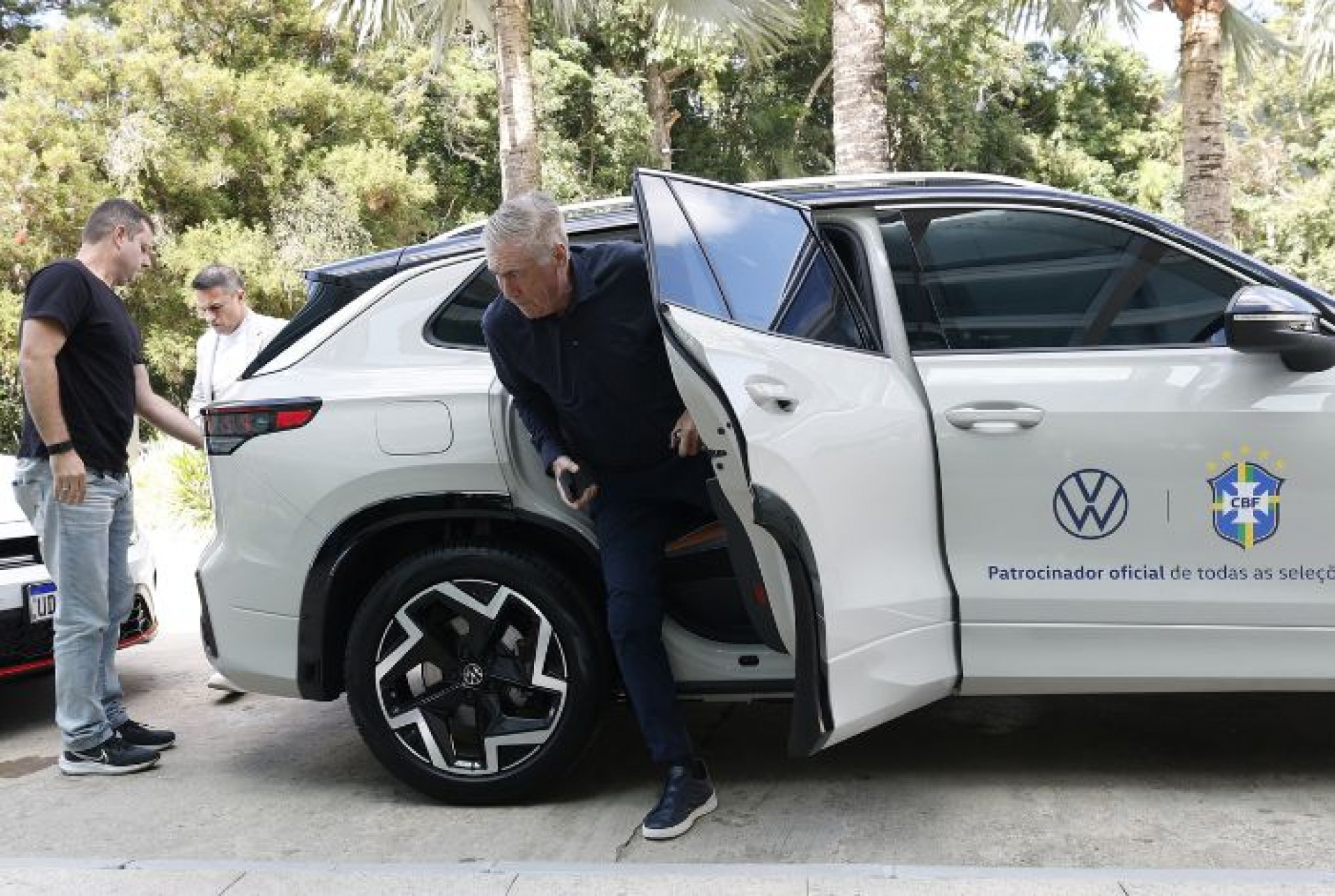 Ancelotti chega à Granja Comary de carro - Rafael Ribeiro / CBF