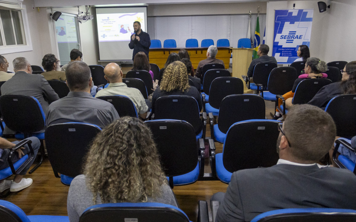 Empreendedores participaram da abertura da Semana do MEI em Macaé em busca de qualificação e novas oportunidades de negócios