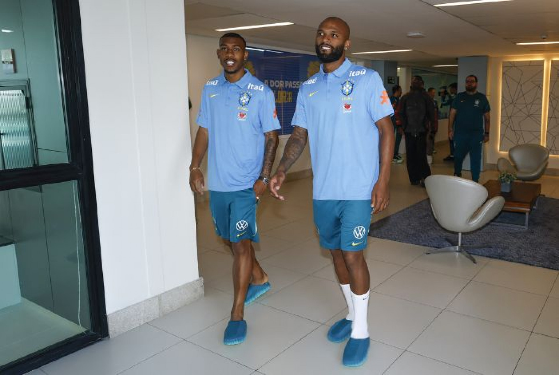 Rayan e Igor Thiago chegam às instalações da CBF - Rafael Ribeiro / CBF