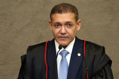 Nunes pede parecer da PGR sobre revisão da condenação de Bolsonaro