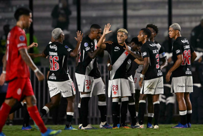 Vasco derrota o Barracas, classifica em segundo e irá encarar playoffs da Sul-Americana