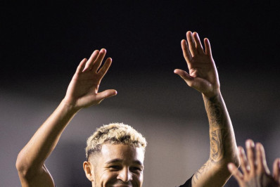 Adson destaca evolução do Vasco na Copa do Brasil e elogia treinador