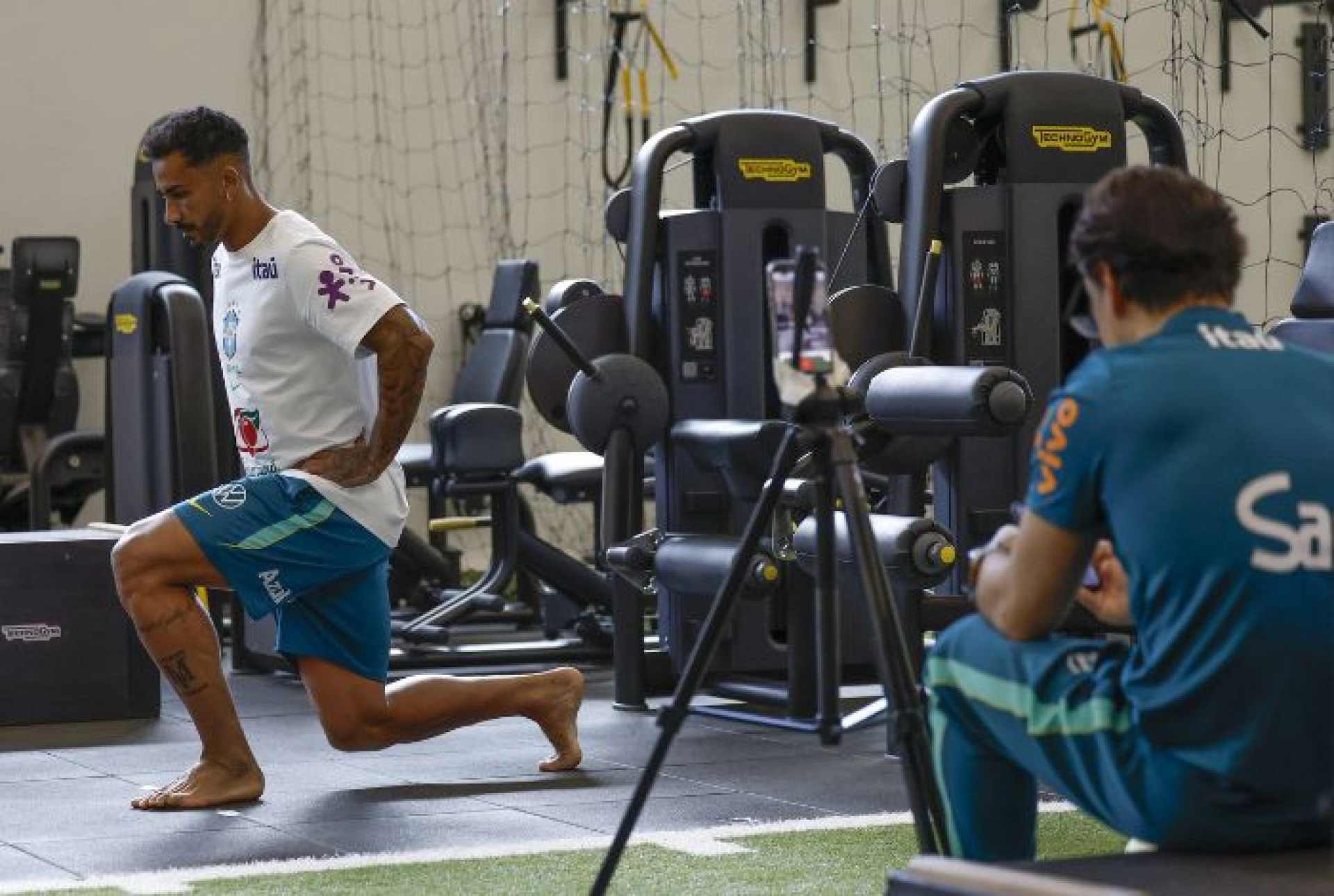 Danilo, do Flamengo, faz testes físicos na Granja Comary - Rafael Ribeiro / CBF