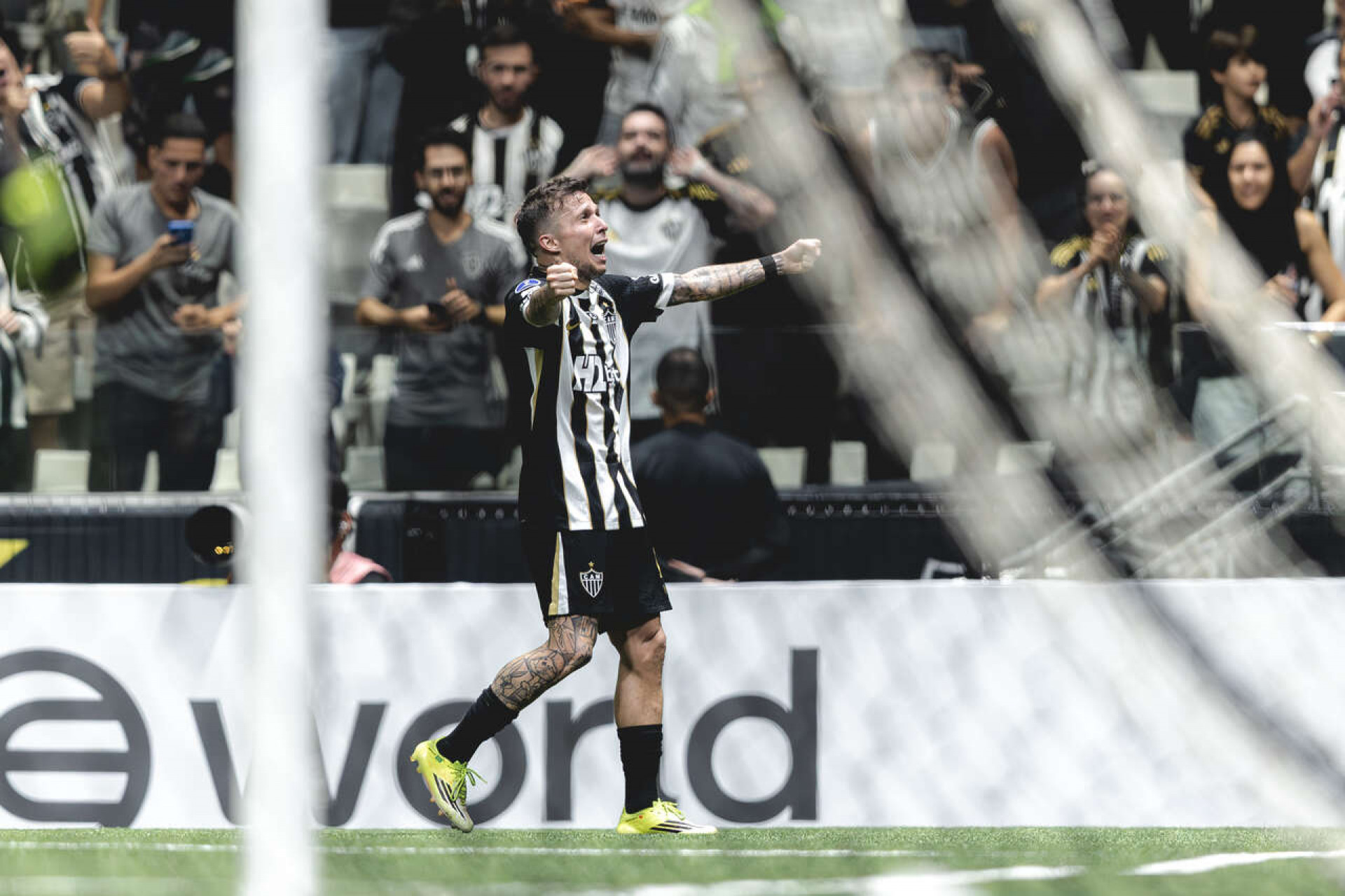 Barba rasga elogios a Bernard, autor de gol decisivo do Atl&eacute;tico na Sula: “O melhor”