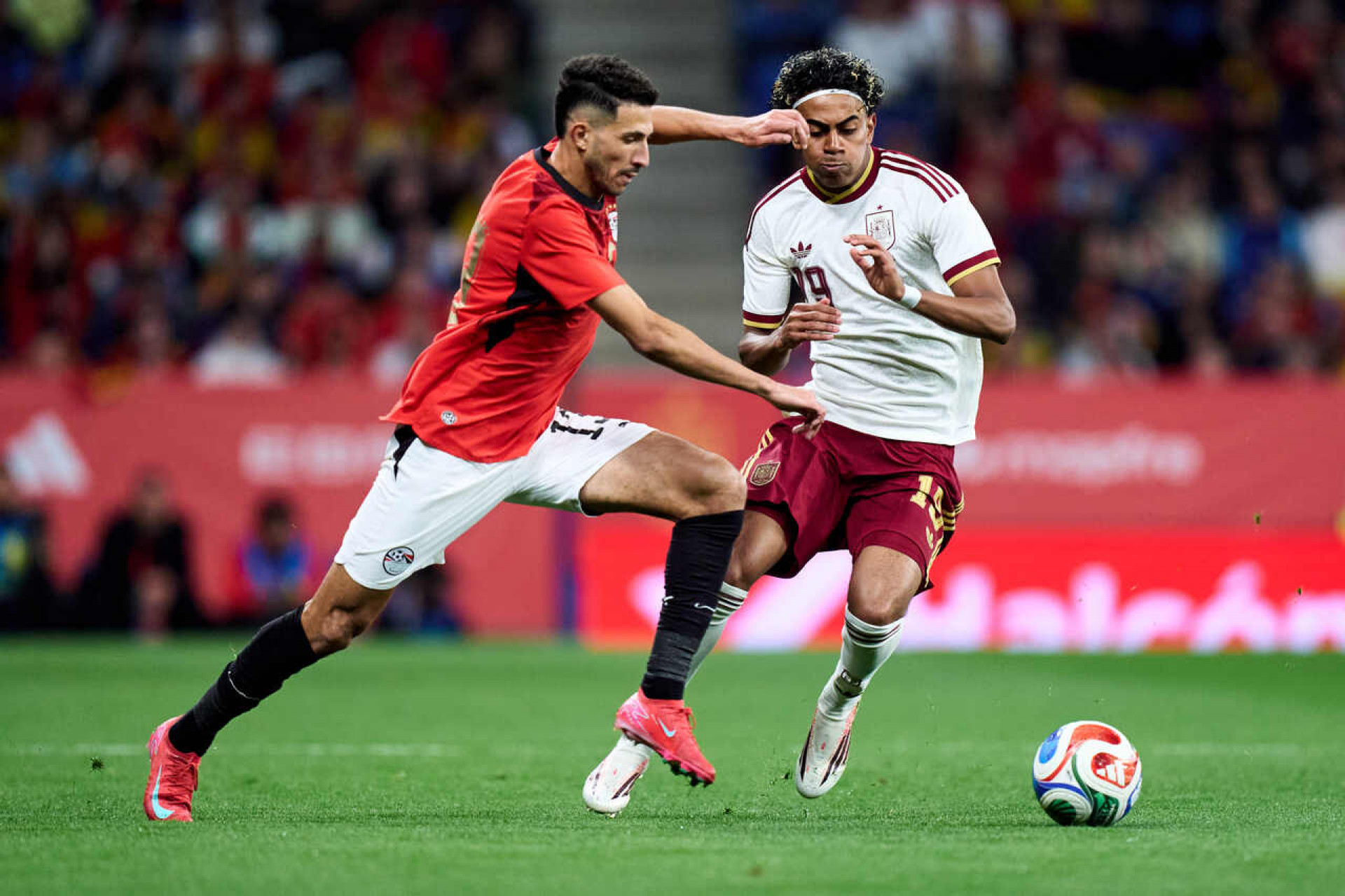 Em recupera&ccedil;&atilde;o, Yamal acelera tratamento para jogar estreia da Espanha na Copa