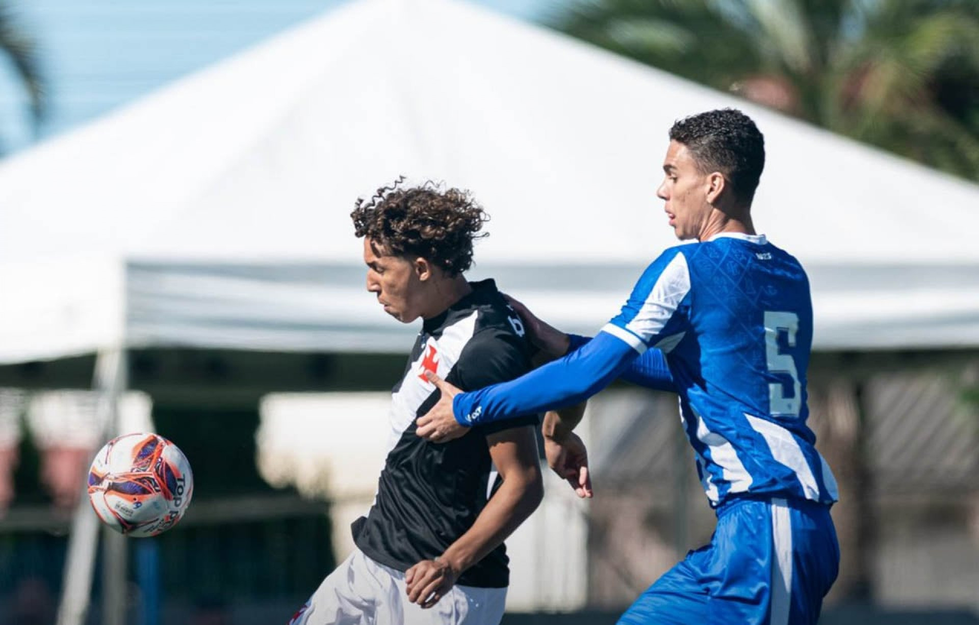 Vasco sofre gol ol&iacute;mpico, perde para Ava&iacute; e deixa a ponta do Brasileir&atilde;o Sub-20