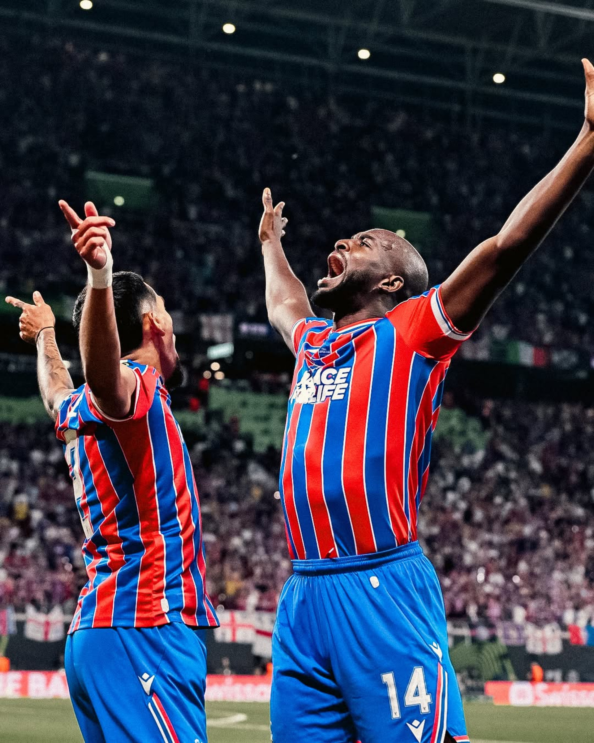 Crystal Palace vence Rayo Vallecano e conquista taça europeia pela primeira vez
