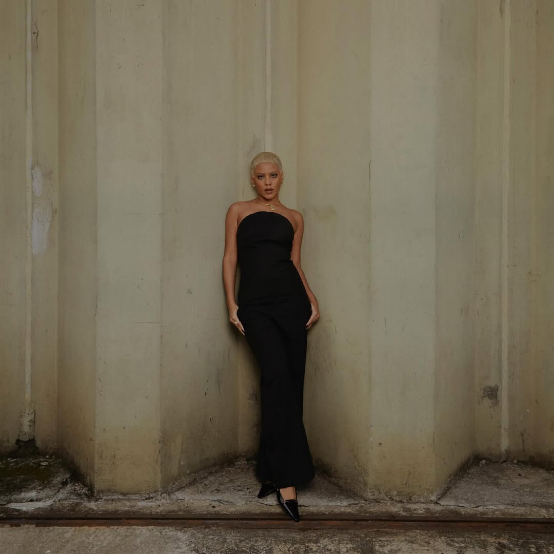 Bella Campos surgiu com os fios platinados  - Reprodução/Instagram