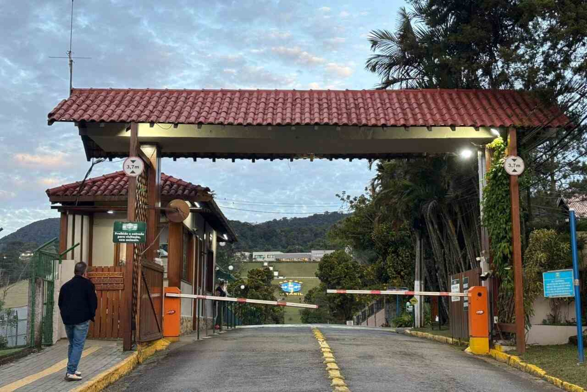 Sele&ccedil;&atilde;o Brasileira inicia prepara&ccedil;&atilde;o para a Copa na Granja Comary nesta quarta