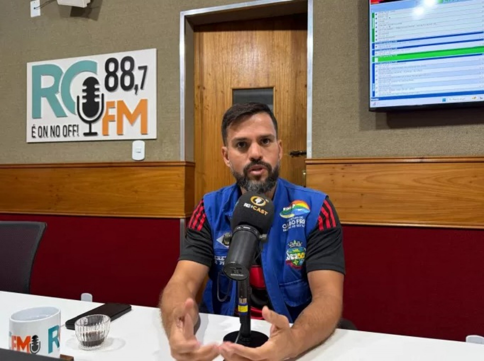 Enquanto isso, aliados do governo observam cada movimento do vice-prefeito com uma mistura de irrita&ccedil;&atilde;o, cautela e desconfian&ccedil;a. - Reprodu&ccedil;&atilde;o/ RCFM