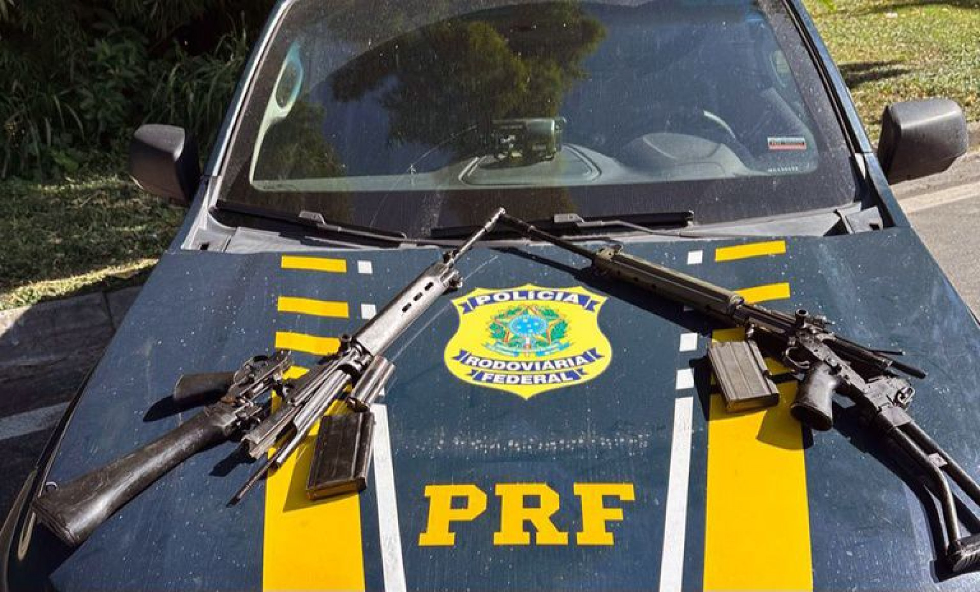 Motorista é preso com dois fuzis na BR-040, em Petrópolis