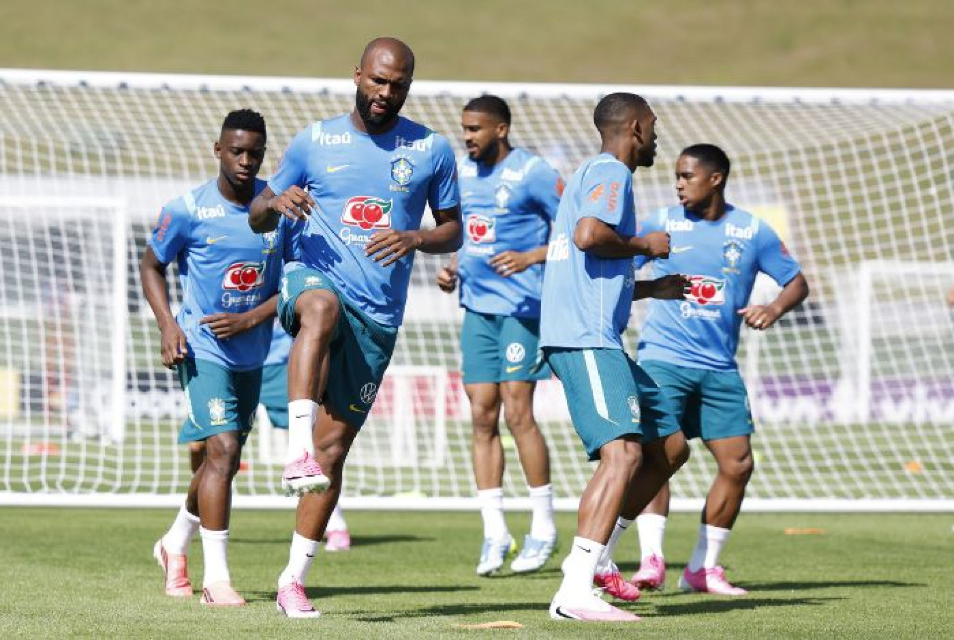 Luiz Henrique, Igor Thiago, Bremer, Rayan e Endrick participam de treinamento - Rafael Ribeiro / CBF