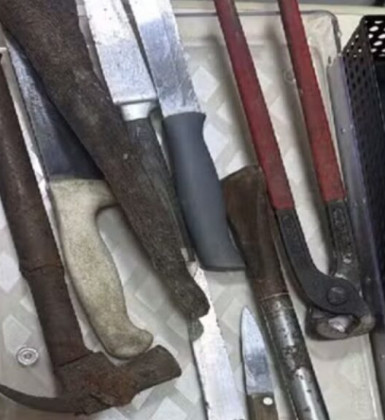 Jovens escapam da morte após polícia desmontar 