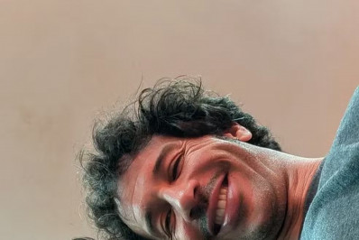 Wagner Moura surge de bigode durante gravação de novo filme