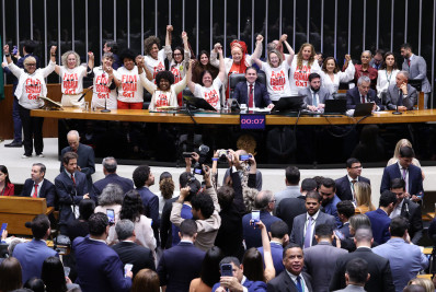Câmara dos Deputados aprova PEC que reduz a jornada de trabalho