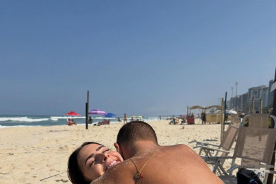 André Lamoglia publica foto agarradinho com Jade Picon