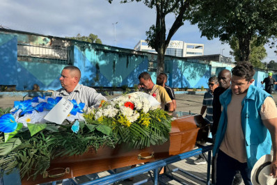 'Meu filho não era vagabundo, era trabalhador', lamenta mãe de pedreiro morto pela PM