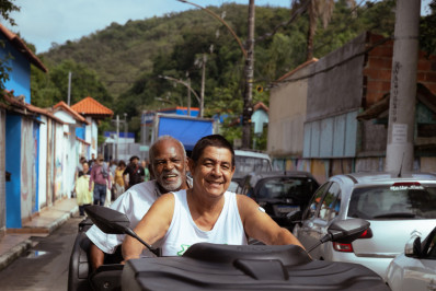 Zeca Pagodinho grava participação na cinebiografia 'Deixa a Vida Me Levar' em Xerém