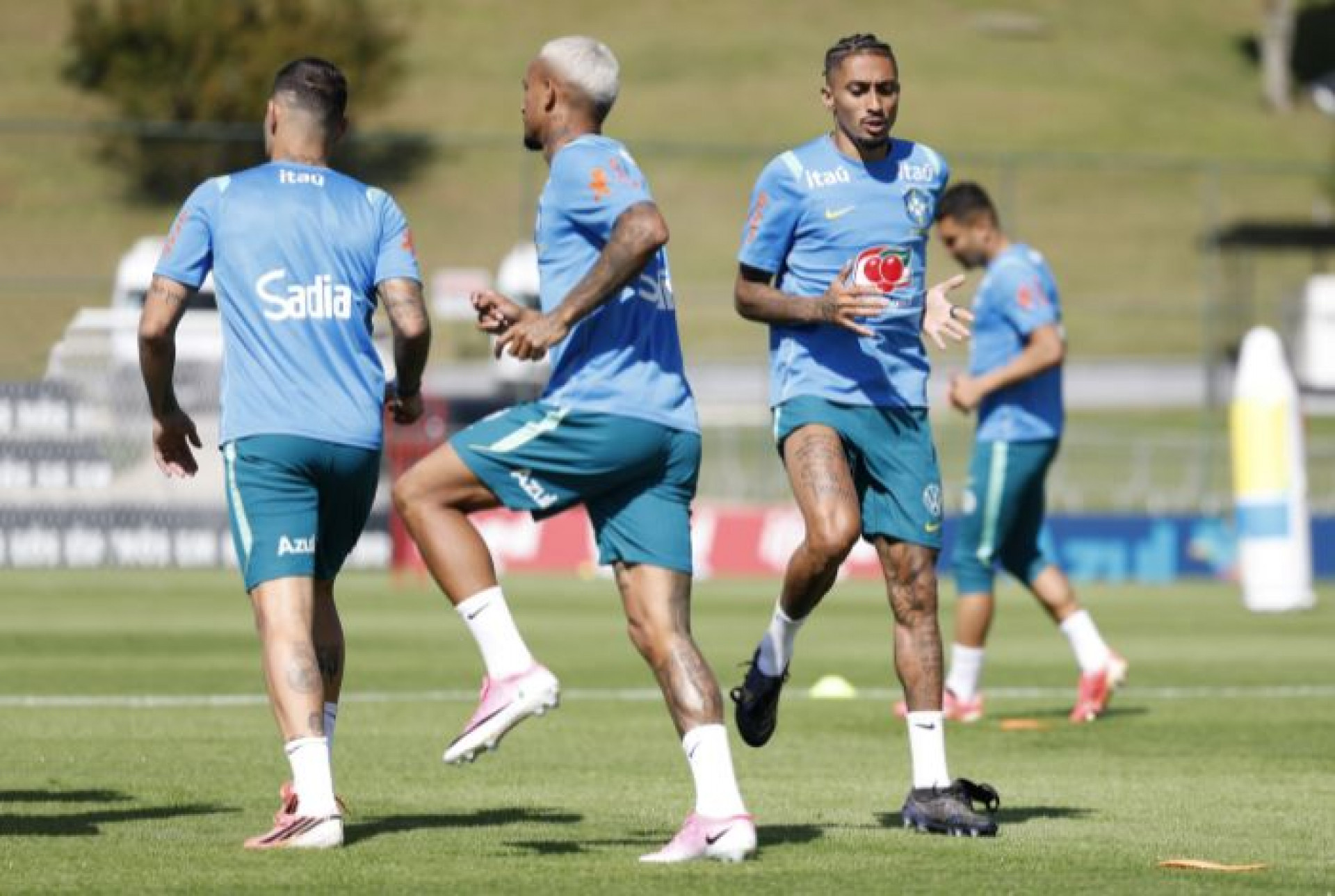Bruno Guimarães, Wesley, Raphinha e Casemiro treinam com a Seleção - Rafael Ribeiro / CBF