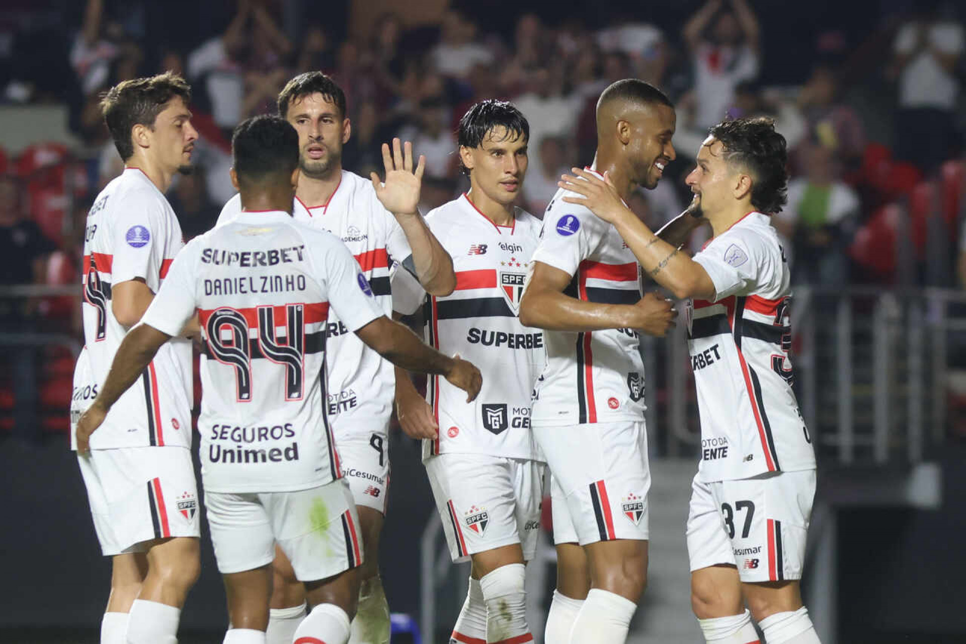 S&atilde;o Paulo &eacute; o clube da S&eacute;rie A que menos converte receitas em refor&ccedil;os, aponta estudo