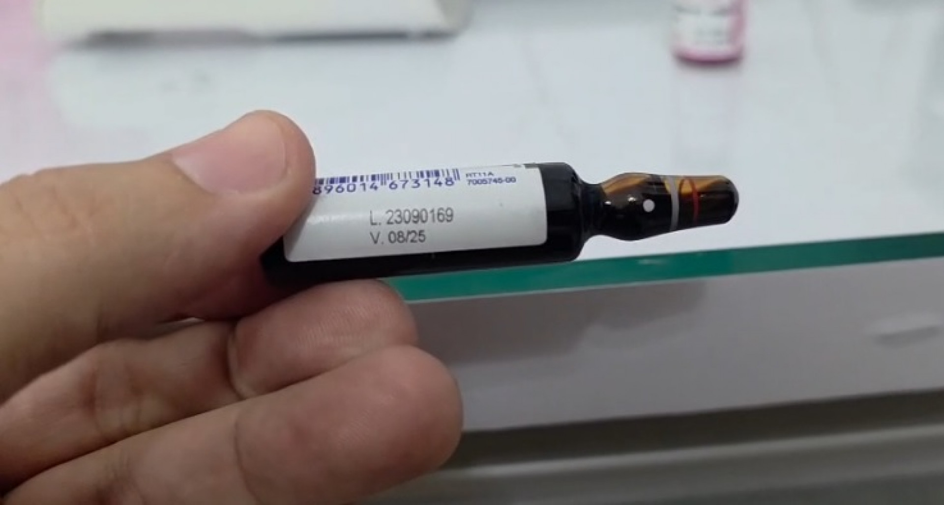 Policiais encontraram produtos fora da validade no Instituto Paula Lima - Divulgação/Polícia Civil