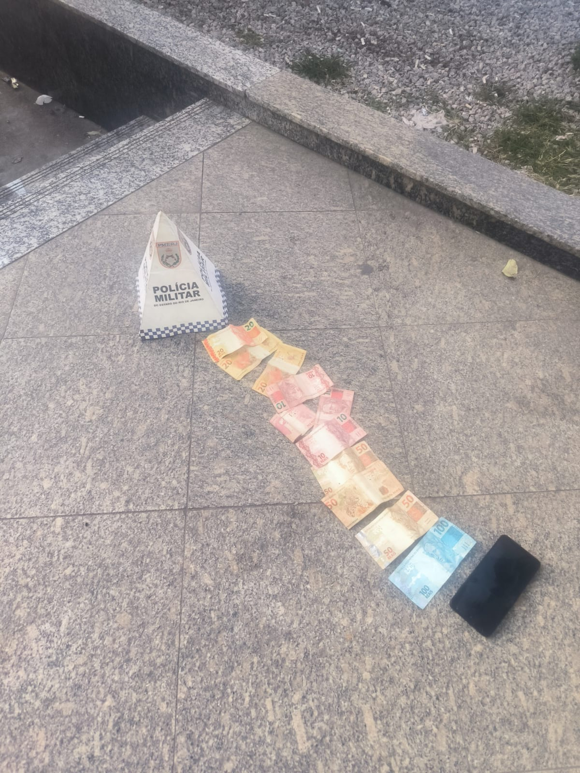 Policiais do 32&ordm; BPM capturaram foragido da Justi&ccedil;a ap&oacute;s tentativa de fuga no Parque Aeroporto - Foto: Reprodu&ccedil;&atilde;o V&iacute;deo