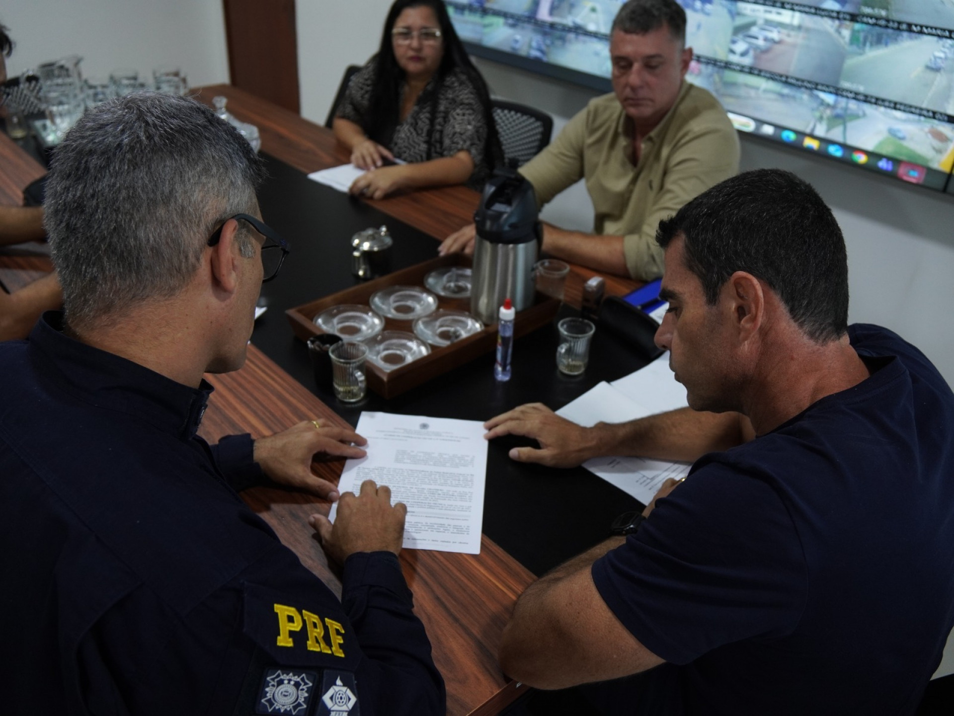 Fabinho Costa firma parceria da PRF para segurança em Iguaba Grande