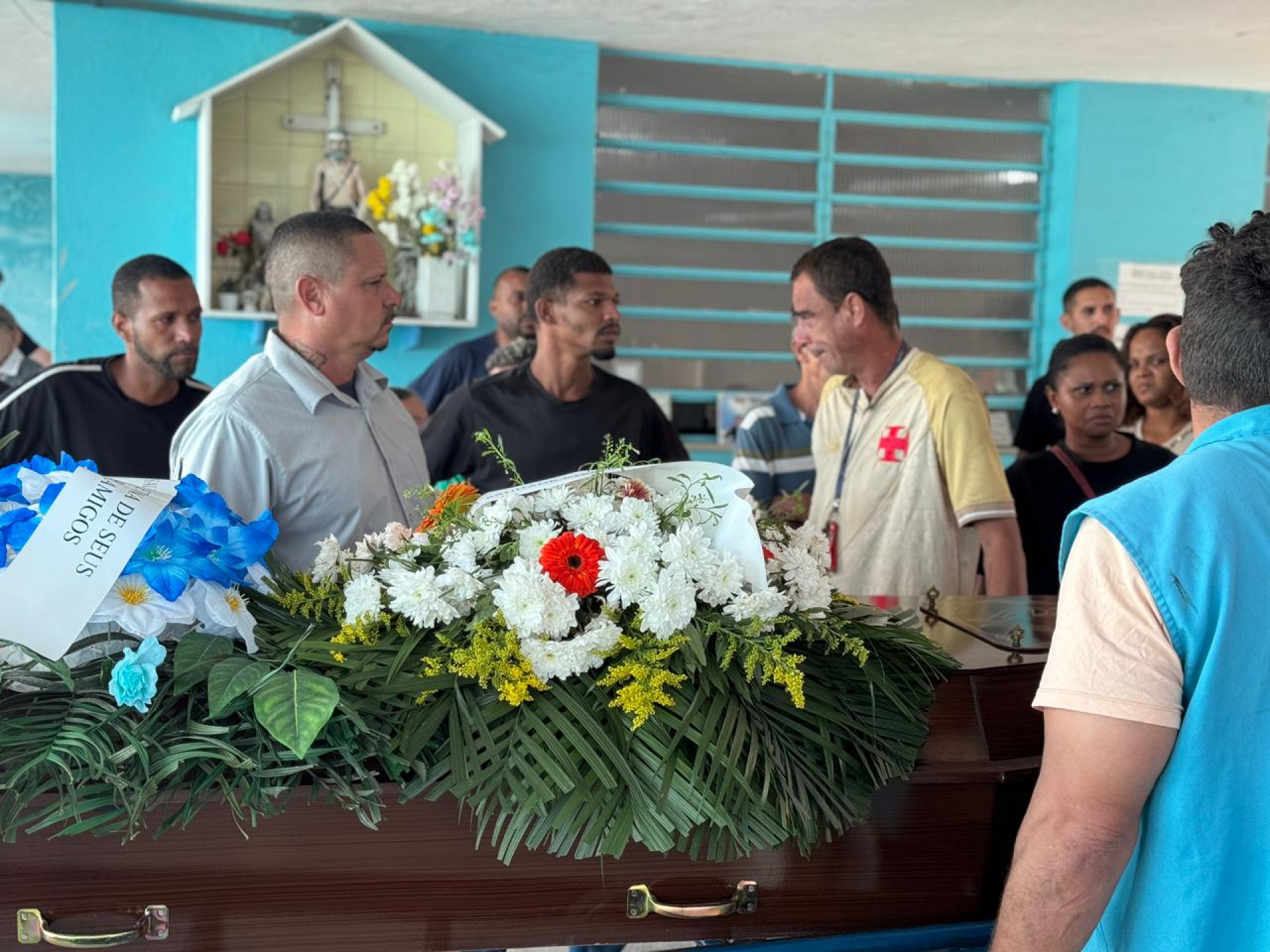 Morto a tiros por PMs, Marcelo da Cruz Silva é sepultado em São Gonçalo - Thalita Queiroz / Agência O DIA