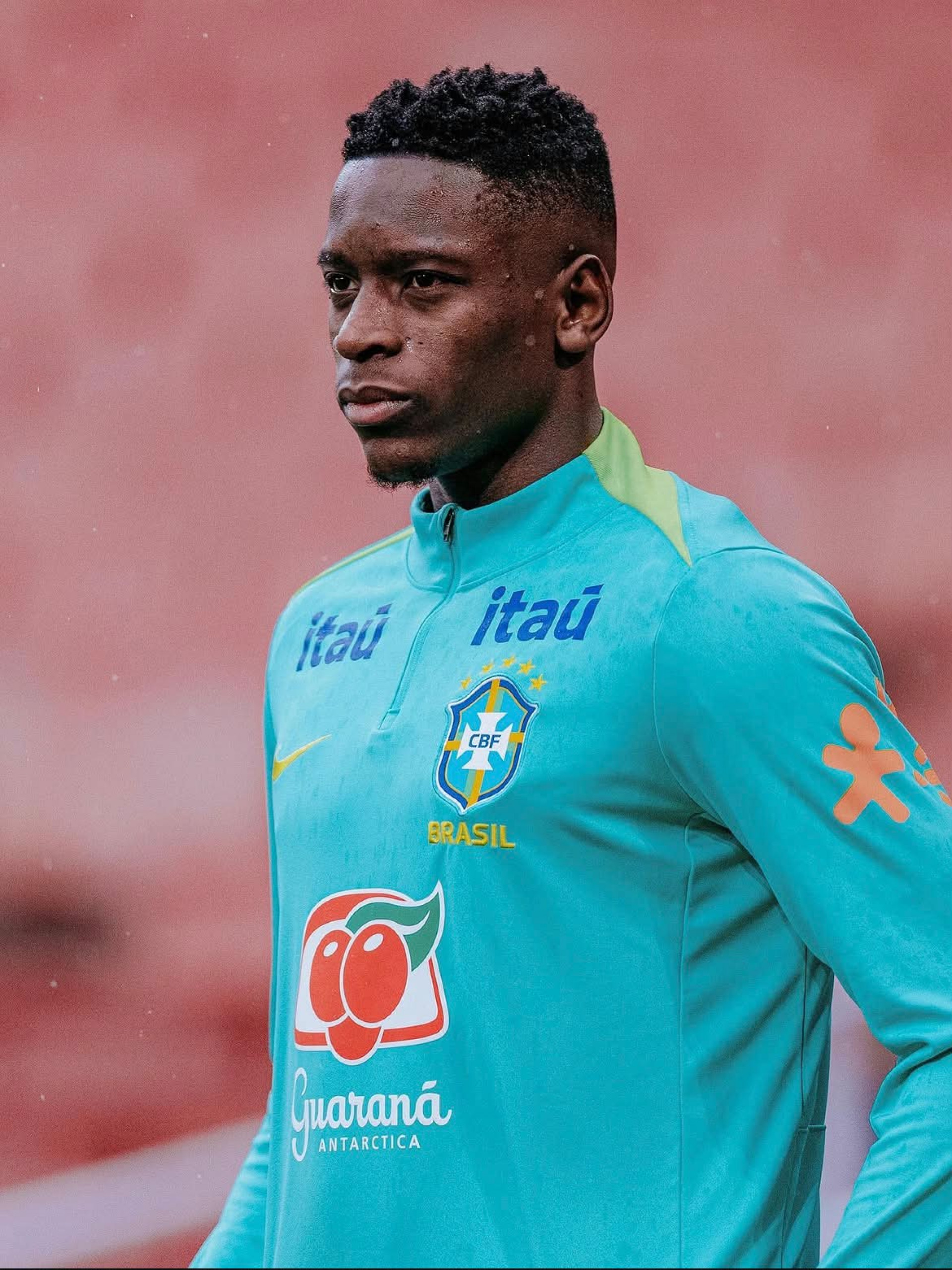 Luiz Henrique em treinamento da seleção brasileira