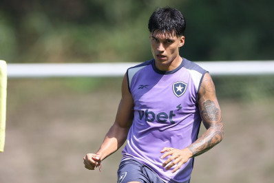 Atacante do Botafogo entra na mira de clube argentino, diz site