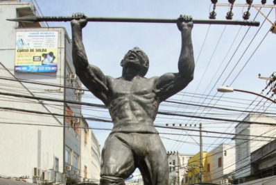 Caxias quer tombar monumento a Zumbi dos Palmares, no Centro