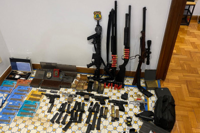 Falso agente da Polícia Judicial é preso em operação contra compra ilegal de armas