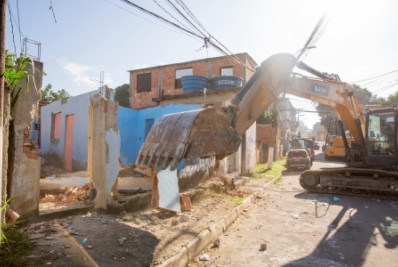 Prefeitura de Caxias avança com demolições no Canal Gaspar Ventura
