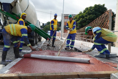 Parte de ciclovia do MUVI no trecho 5, no Alcântara, é concretada