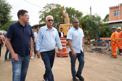Prefeito acompanha início das obras de drenagem e pavimentação nas estradas vicinais