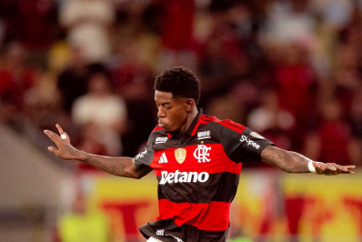 Vitão analisa duelo contra Coritiba no Maracanã