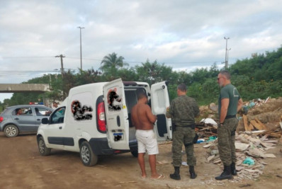 Flagrante às margens de canal termina com apreensão de veículo em Rio das Ostras