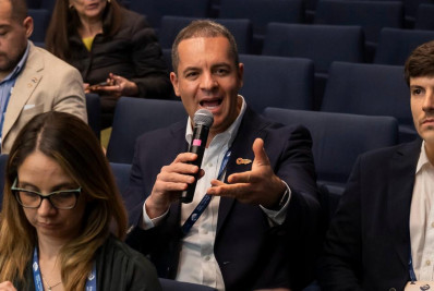 Empresário de Petrópolis integra comitiva internacional que entregou manifesto contra a fome ao Papa no Vaticano
