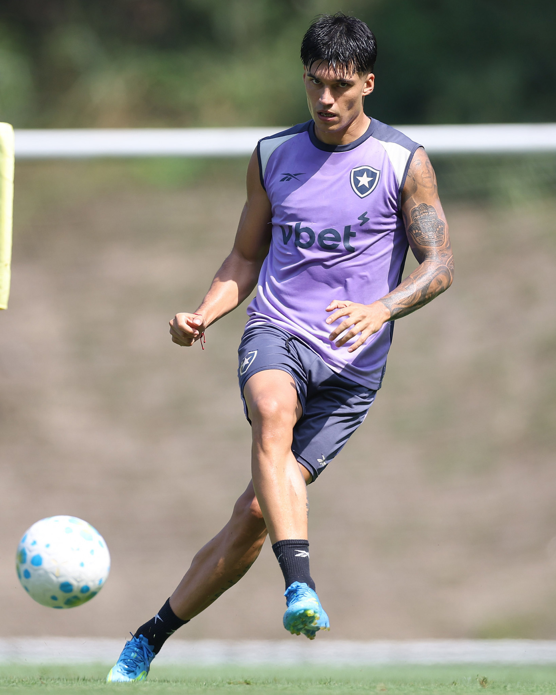Joaquin Correa durante treino do Botafogo