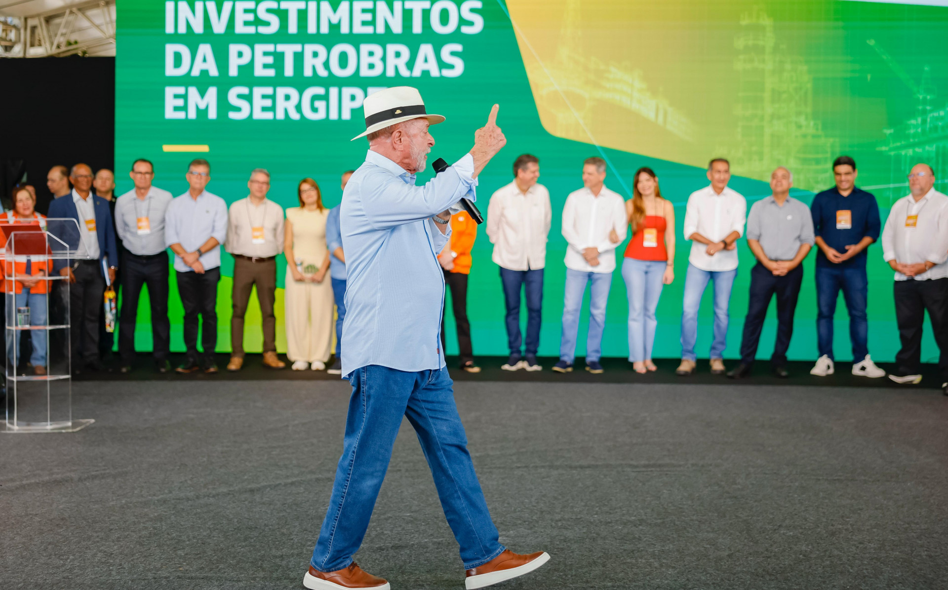 Lula defende senador da oposição após vaias em evento: 'Não misturem eleições com governança'