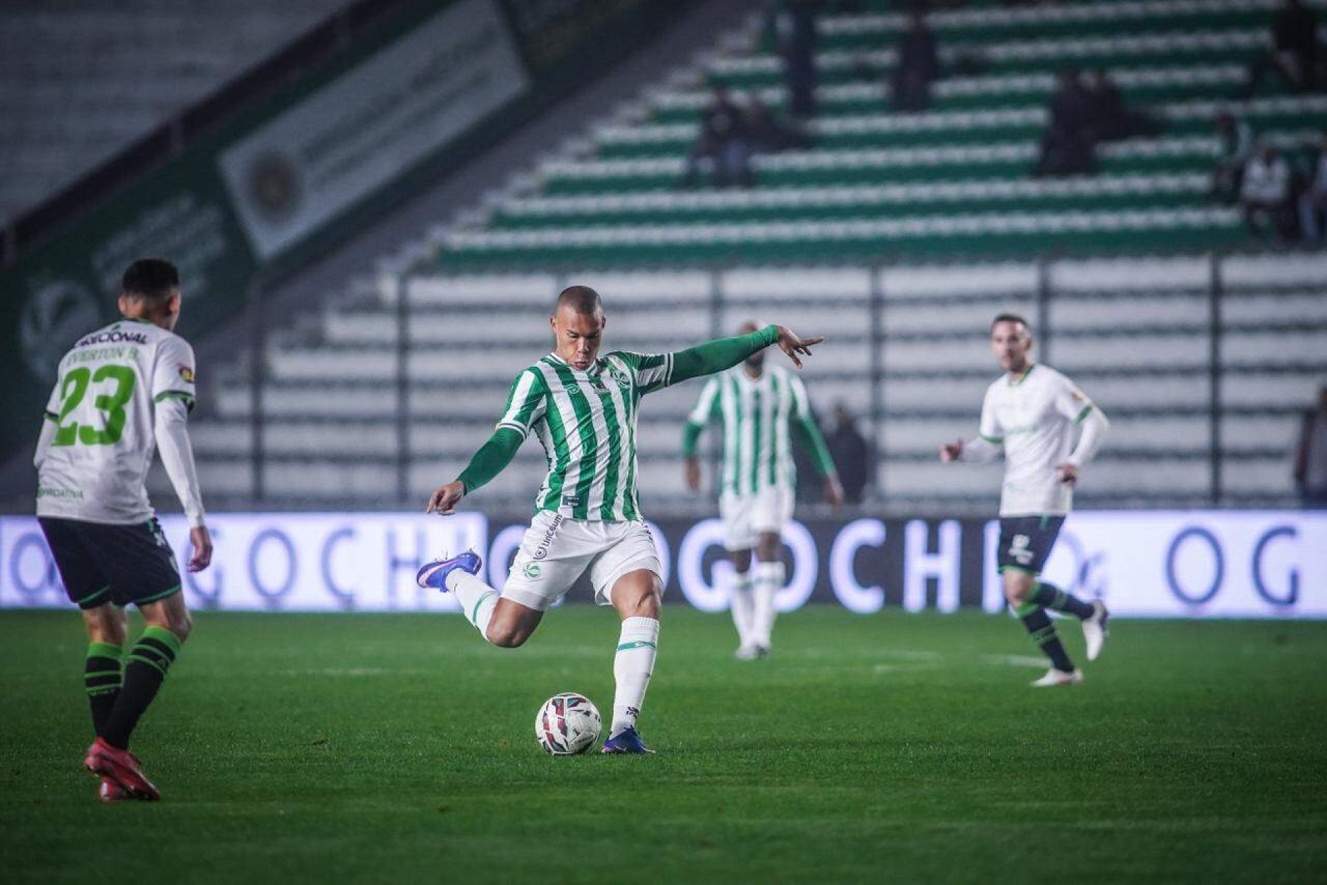Juventude faz dever de casa e afunda o Am&eacute;rica-MG na S&eacute;rie B