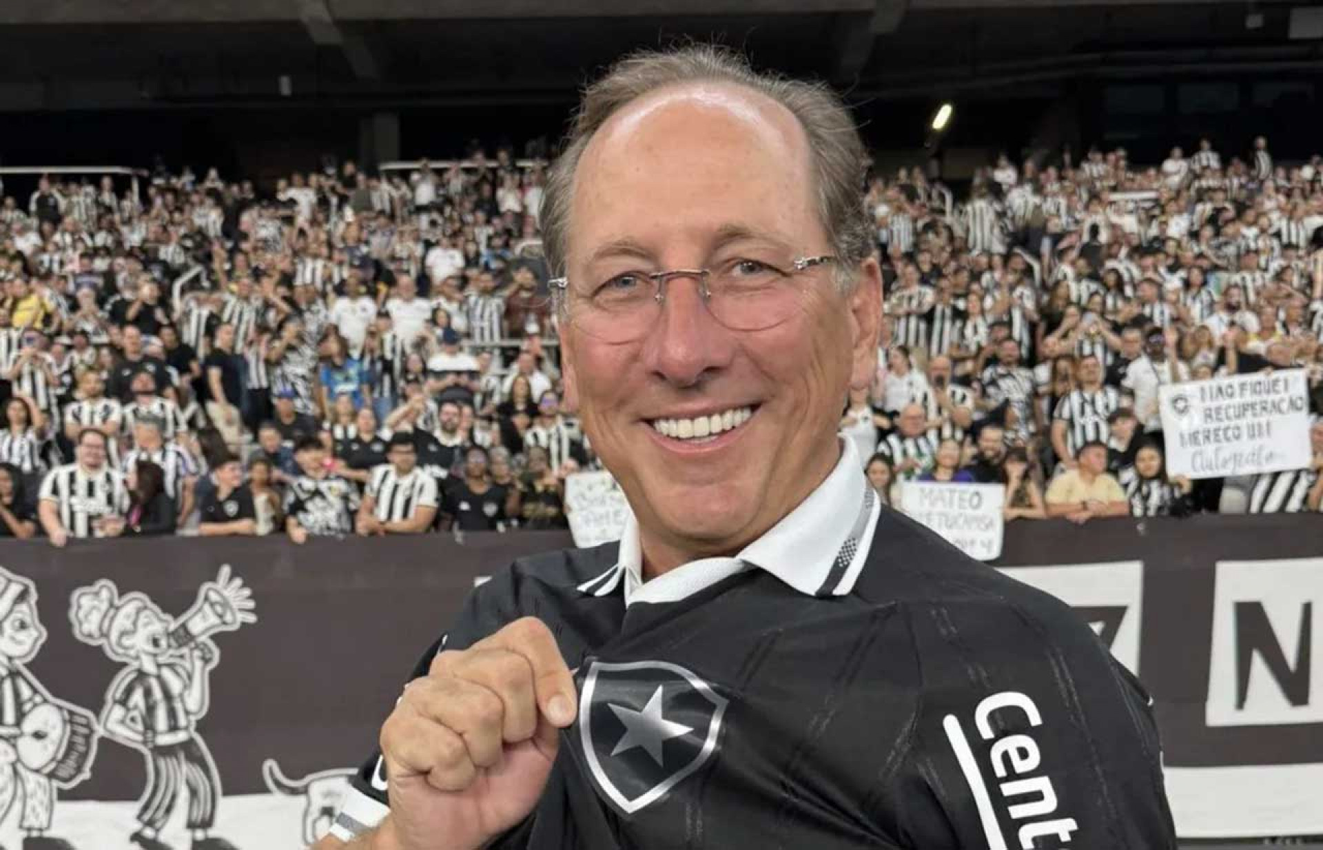 Textor vai &agrave; Justi&ccedil;a contra a Eagle e diz que &eacute; dono de 90% do Botafogo