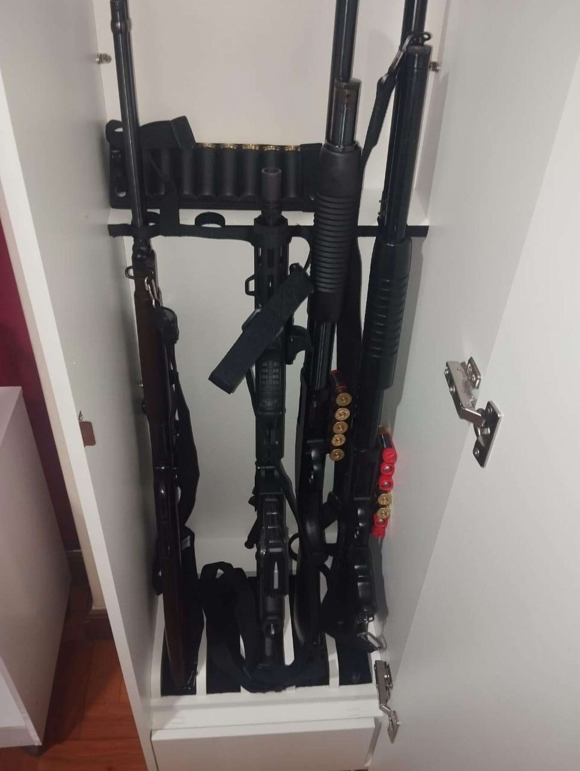 Armas e materiais da Polícia Judicial foram encontrados em endereços do suspeito - Divulgação / Polícia Federal