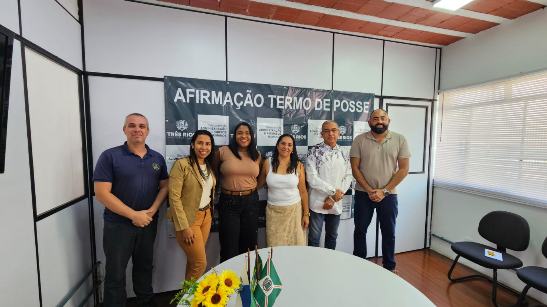 Novos servidores aprovados em concurso público tomam posse em Três Rios