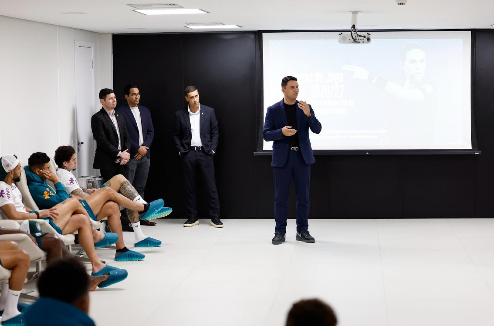 Sele&ccedil;&atilde;o tem palestra sobre arbitragem para Copa do Mundo