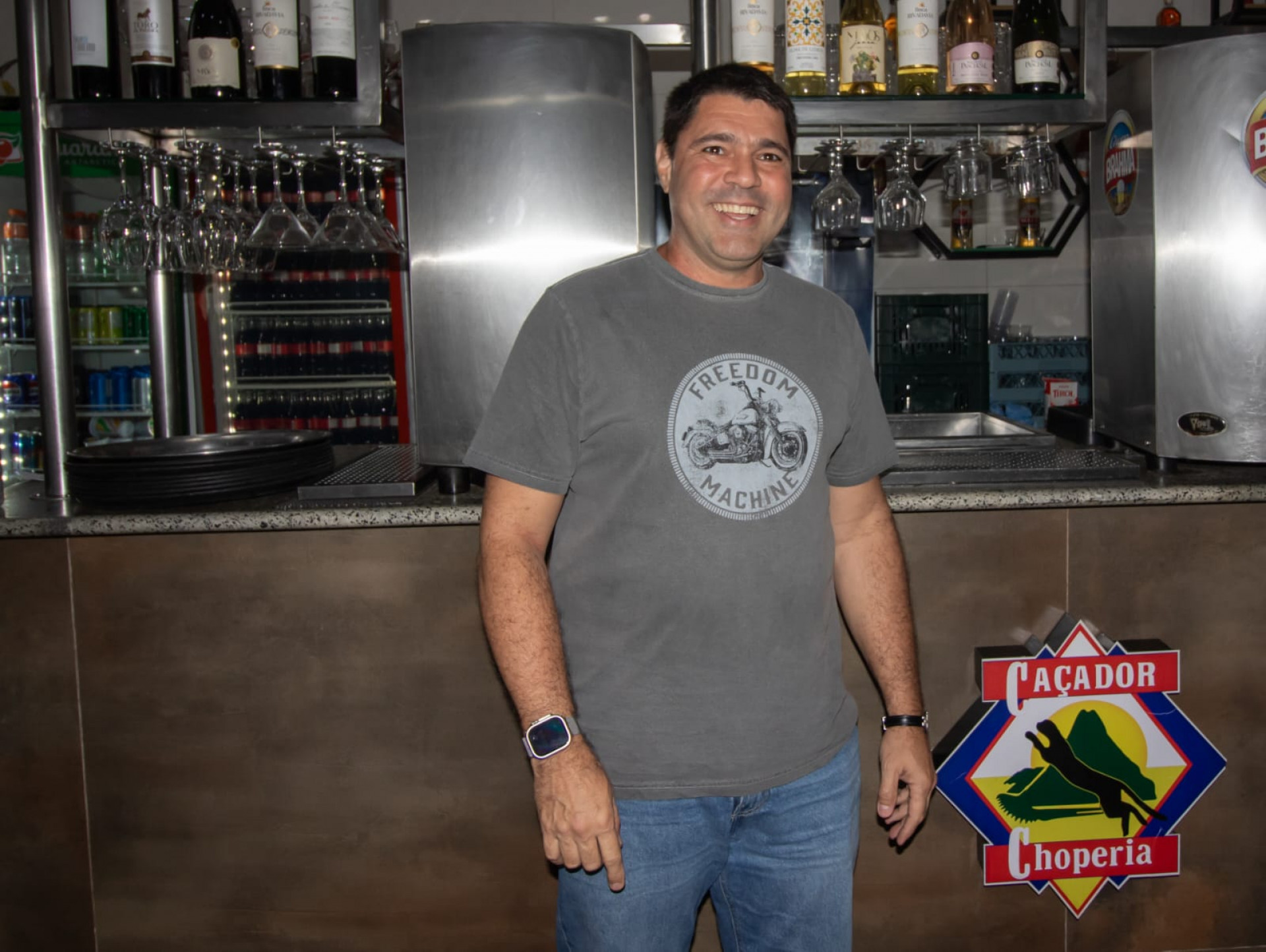 Alexandre Dias, de 52 anos, dono do tradicional restaurante Caçador Choperia, na Tjiuca - Érica Martin