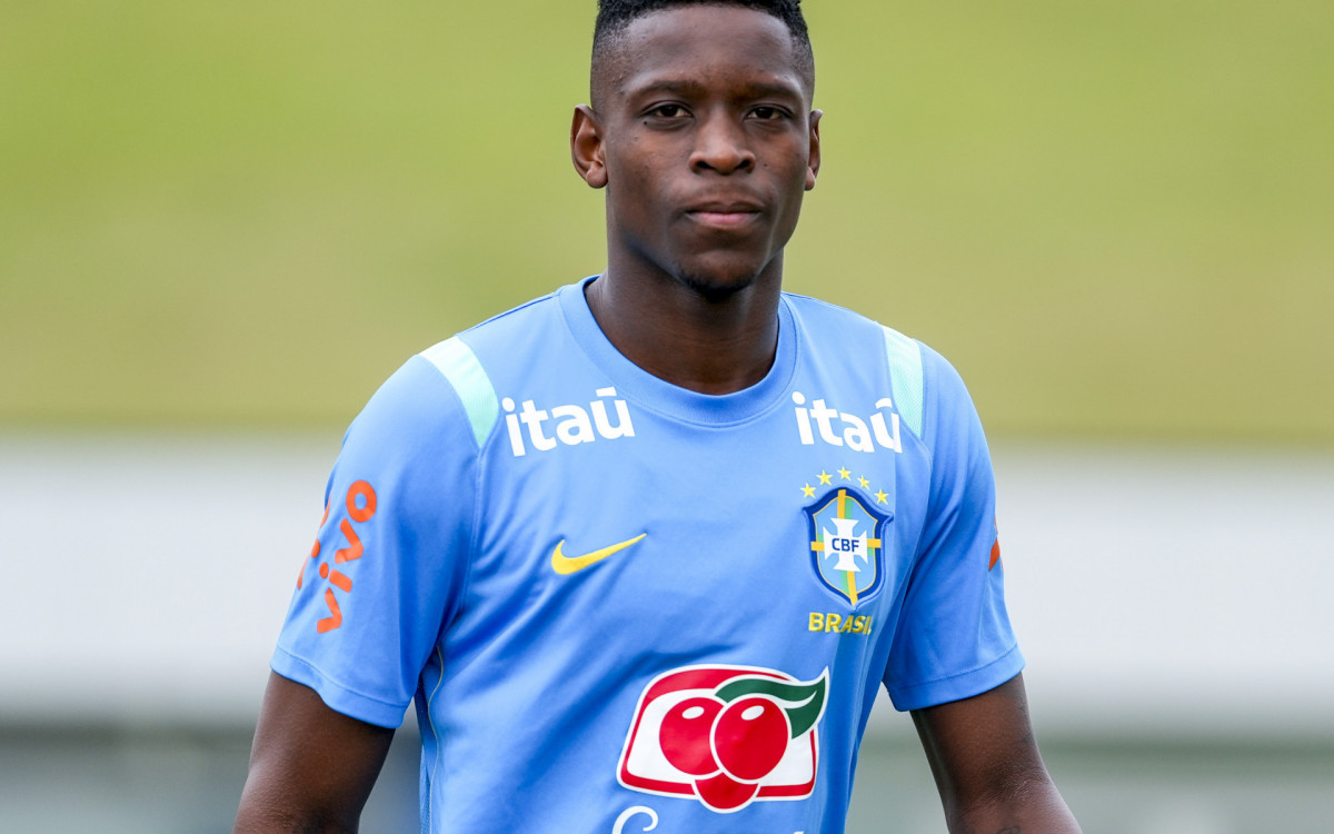 LH em treino na Granja Comary