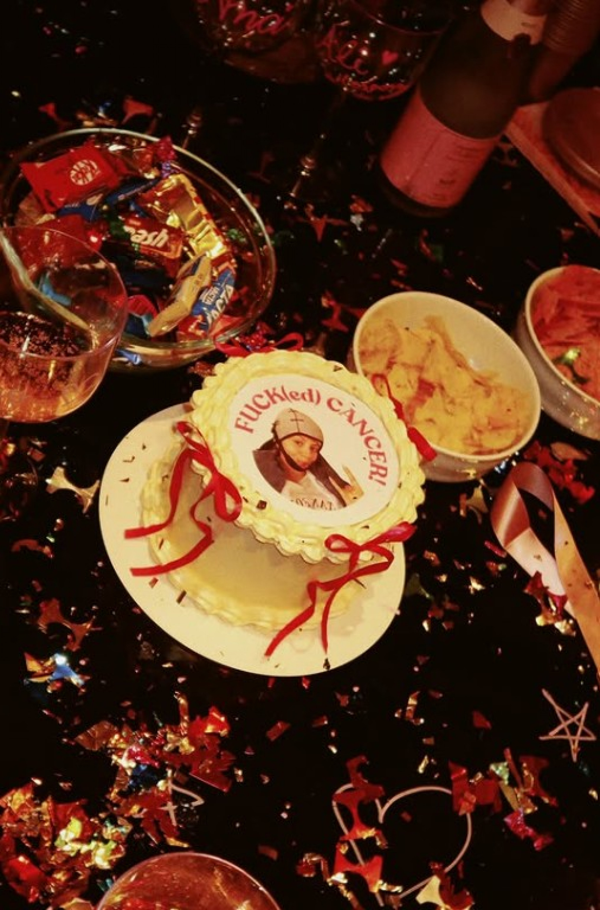 Um mês após fim da quimioterapia, Bruna Furlan compartilha registros de festa em comemoração à remissão do câncer - Reprodução / Instagram