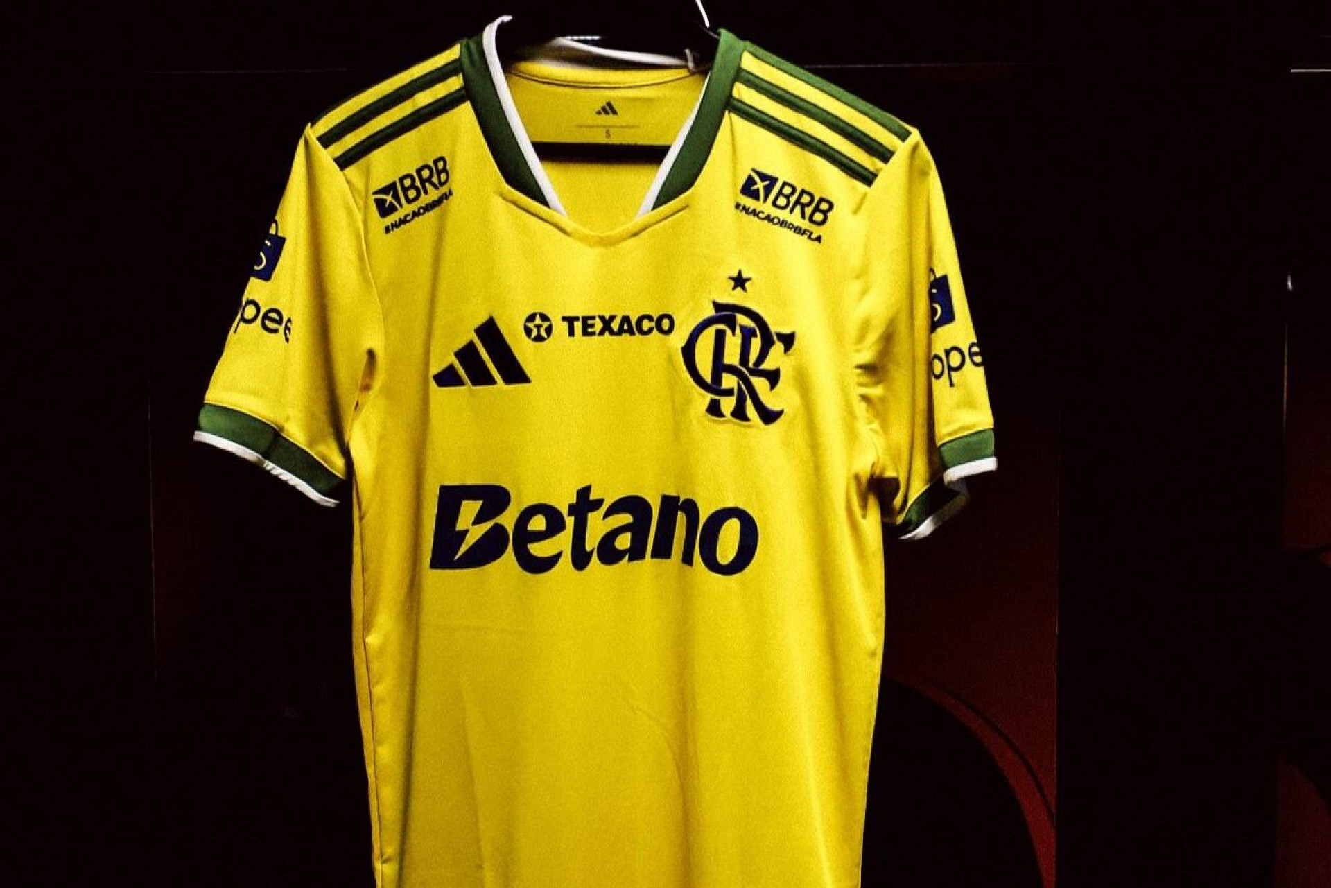 Flamengo apresenta camisa inspirada na Copa de 2026; confira imagens